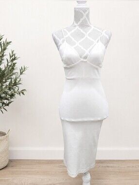 Elegant White Sleeveless Dress